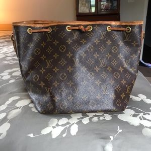 Authentic Louis Vuitton Noe
